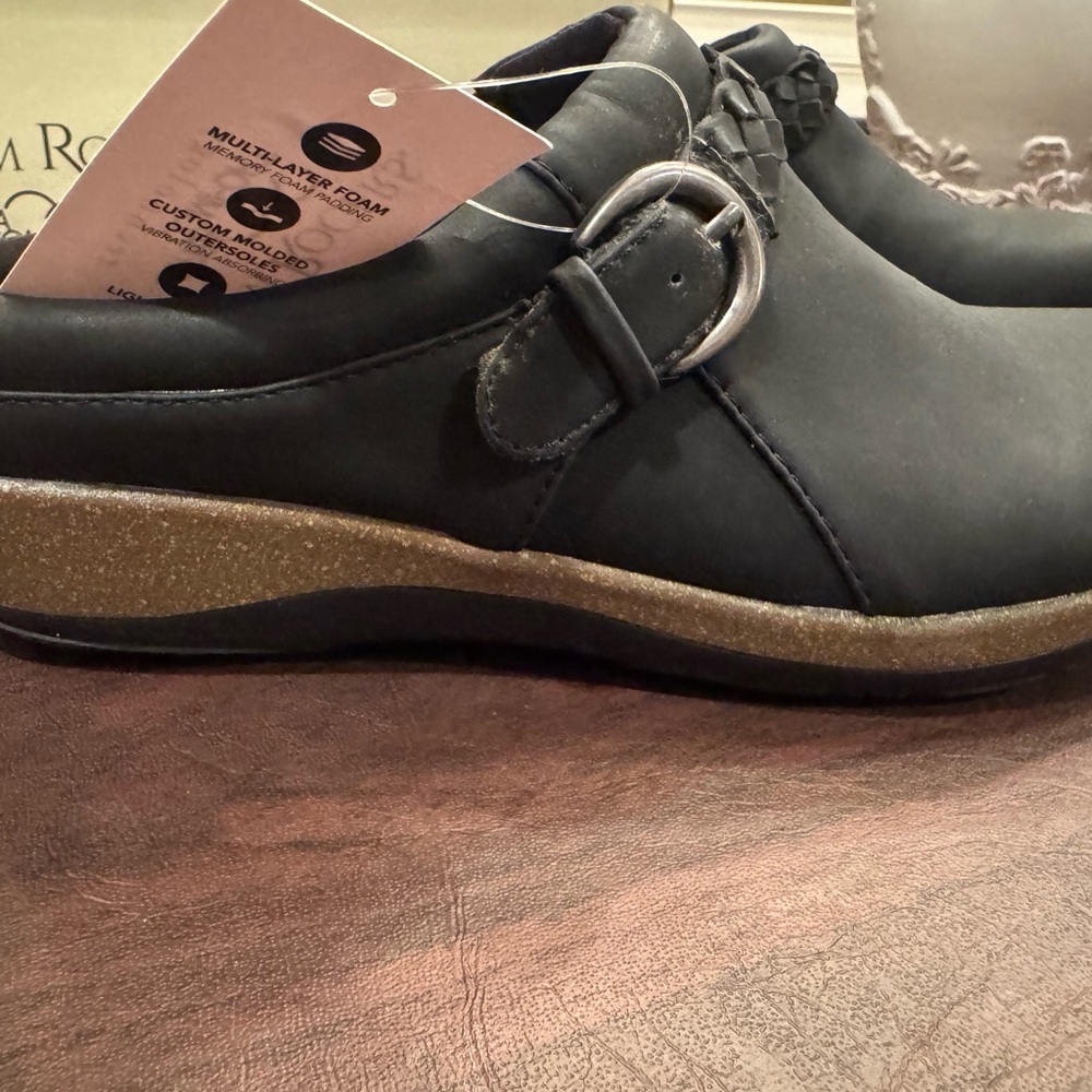 Kim Rogers Black Mules with Brown Sole - Picture 10 of 13